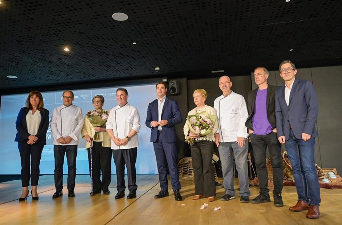 El lehendakari, Imanol Pradales, en el Encuentro de la Gastronomía Vasca en Getaria.