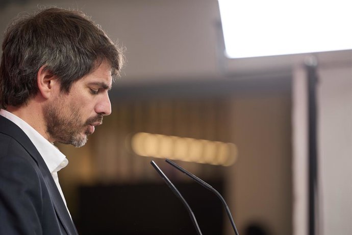 Archivo - Arxiu - El portaveu de Sumar, Ernest Urtasun, durant una roda de premsa.