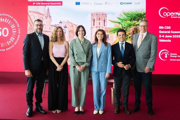 Morant destaca la "importancia" de Copernicus en la dana: "Es un ejemplo de cómo invertir en ciencia"