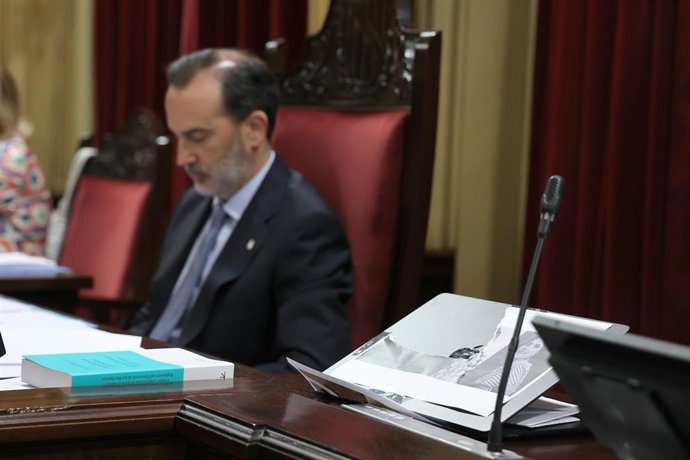 Archivo - El presidente del Parlament, Gabriel Le Senne, durante una sesión plenaria, en el Parlament balear, a 18 de junio de 2024, en Palma de Mallorca, Mallorca, Baleares (España). 