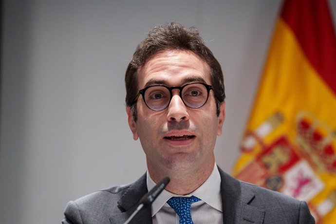 El ministro de Economía y Comercio, Carlos Cuerpo, durante una rueda de prensa posterior al Consejo Interterritorial de Internacionalización, en la sede del Ministerio, a 19 de mayo de 2025, en Madrid (España). Durante el consejo, se ha presentado el nuev