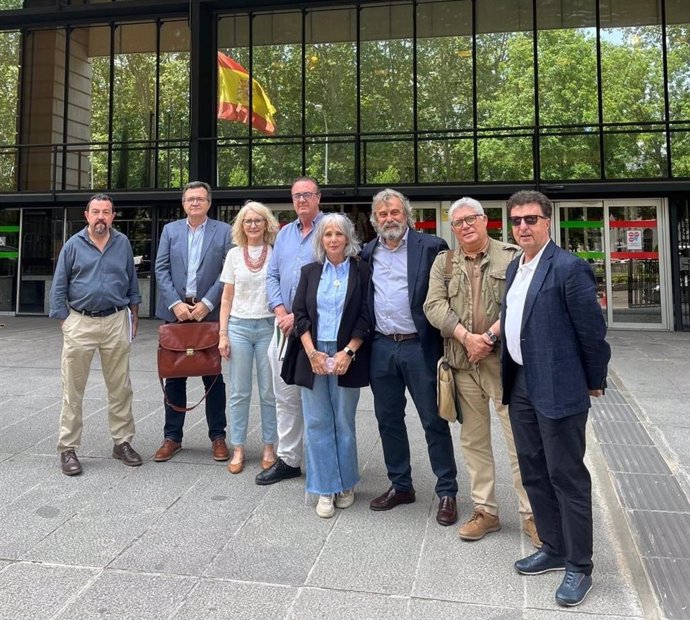 Imagen de antes de la reunión en el Ministerio de Sanidad.