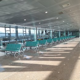 El Aeropuerto de Vigo amplía su zona de embarque con una nueva área de espera.