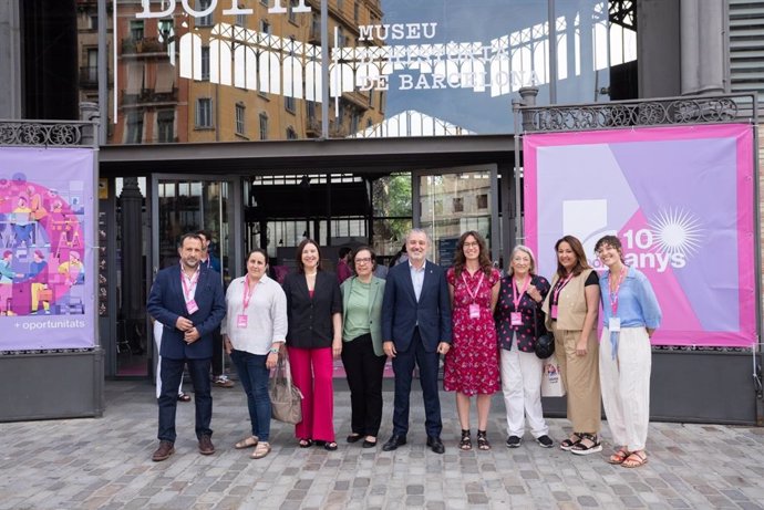 L'alcalde de Barcelona, Jaume Collboni, ha celebrat el 10 aniversari del programa Làbora.
