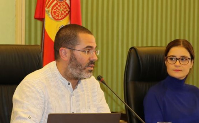 Archivo - El director técnico de la Red Europea de Lucha contra la Pobreza y la exclusión Social de Baleares (EAPN-IB), Andreu Grimalt, en el Parlament