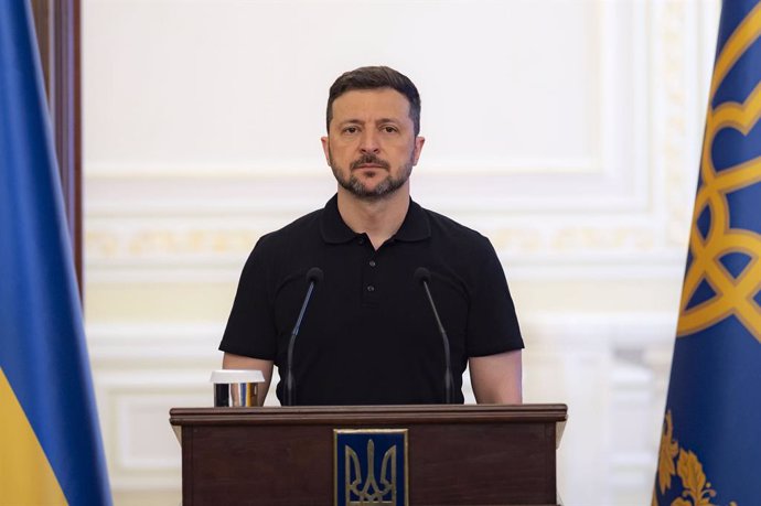 May 27, 2025, Kyiv, Kiev Oblast, Ukraine: Ukrainian President Volodymyr Zelenskyy, stands for a moment of silence during an awards ceremony honoring Special Operation Forces and family members at the Awards Hall of the Mariinsky Palace, May 27, 2025, in K