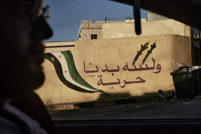 Archivo - 21 de dezembro de 2024, Deir Semaan, Síria: Deir Semaan, 21 de dezembro de 2024 - "Ainda queremos liberdade", pode ser lido nas paredes da vila de Deir Semaan, na província de Aleppo. A pequena cidade estava localizada no bolsão de Idlib, sob co