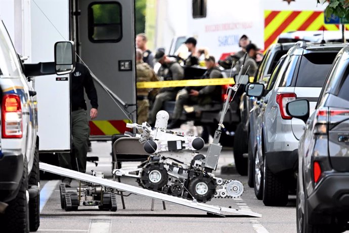 June 1, 2025, Boulder, Colorado, USA: An Explosive Ordnance Disposal robot is loaded back onto a truck after being used by law enforcement officials on scene to investigate an attack on the Pearl Street Mall in Boulder, Colorado, on June 1, 2025. Multiple