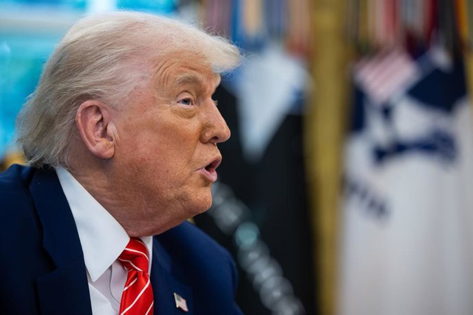 30 de maio de 2025, Washington, Distrito de Colúmbia, EUA: O presidente dos Estados Unidos, Donald J. Trump, fala enquanto participa de uma coletiva de imprensa com Elon Musk, CEO da Tesla, SpaceX e X (anteriormente conhecida como Twitter) e o administrad
