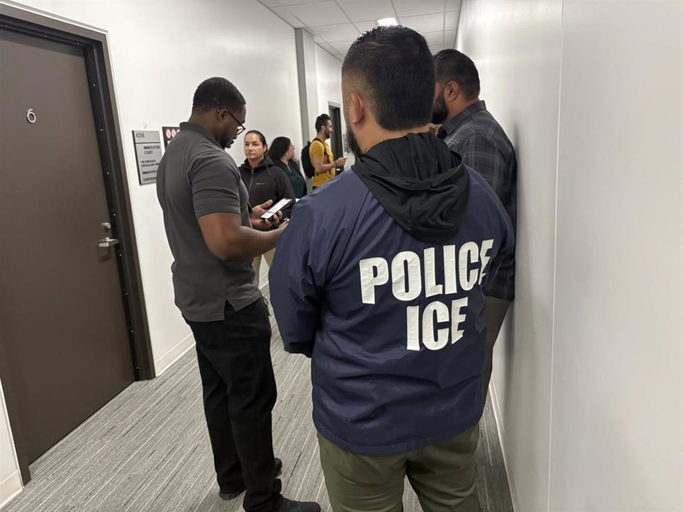 Policía del Servicio de Control de Inmigración y Aduanas (ICE, por sus siglas en inglés) de Estados Unidos
