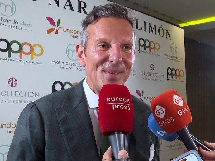 Joaquín Prat en los Premios Naranja y Limón entregados por la Peña Periodística Primera Plana