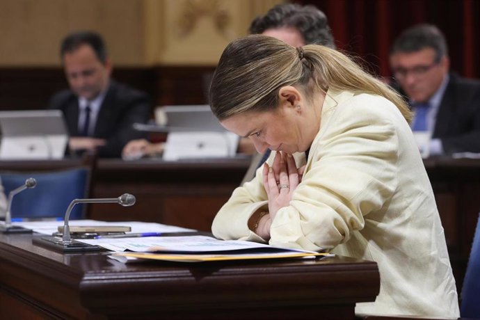 La negociación de PP y Vox para aprobar los presupuestos centra la sesión de control al Govern balear