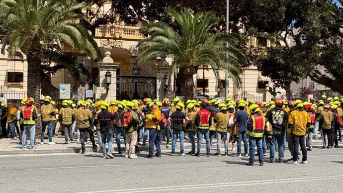 Imagen de archivo de protestas de los bomberos de la Diputación a las puertas del Palacio Provincial