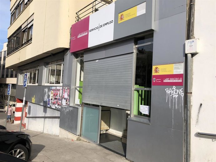 Archivo - Oficina de empleo del EMCAN en la calle Isaac Peral de Santander