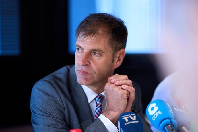 Archivo - El presidente de CEOE-Cepyme Cantabria, Enrique Conde