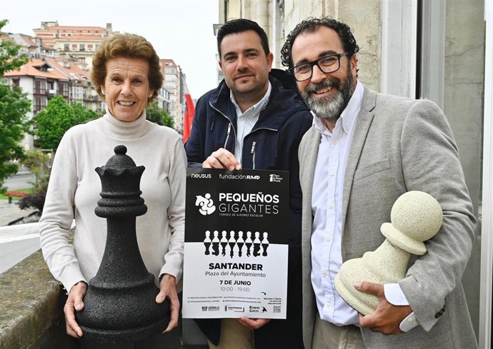 La Plaza del Ayuntamiento de Santander acoge este sábado el torneo de ajedrez escolar 'Pequeños Gigantes'