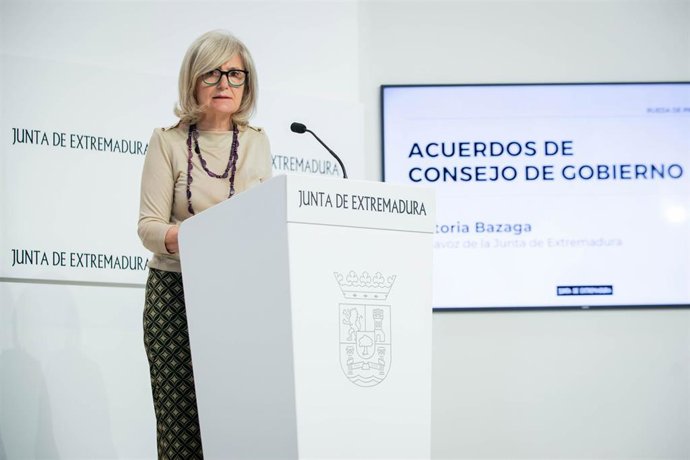 La portavoz de la Junta de Extremadura, Victoria Bazaga, en rueda de prensa