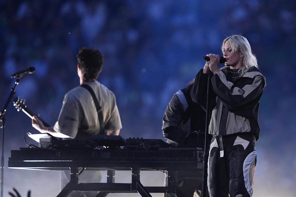 Emily Armstrong, Lead Singer of Linkin Park performs with Mike Shinoda, Singer of Linkin Park, Brad Delson, Lead Guitarist of Linkin Park and Dave Pharrell, Bass Player of Linkin Park during of the UEFA Champions League Final 2025 between Paris Saint-Ge