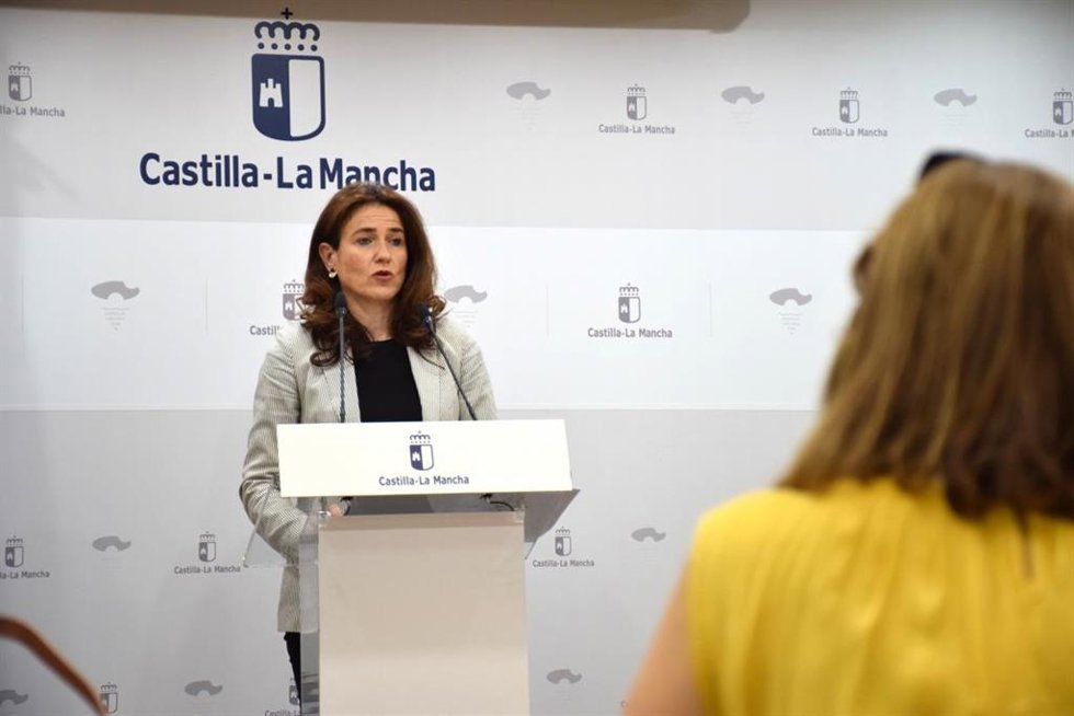 La viceconsejera de Empleo, Diálogo Social y Seguridad y Salud Laboral, Nuria Chust, en rueda de prensa.