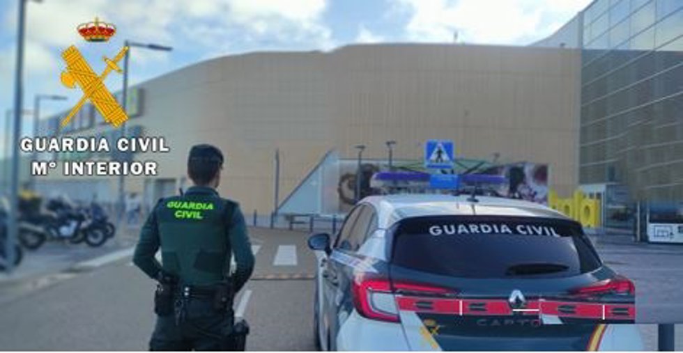 La Guardia Civil investiga dos hurtos y una tentativa de estafa en un centro comercial de Arroyo de la Encomienda (Valladolid)