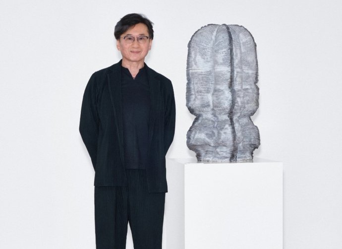 El artista japonés Kunimasa Aoki, galardonado con el Craft Prize 2025 de la Fundación Loewe
