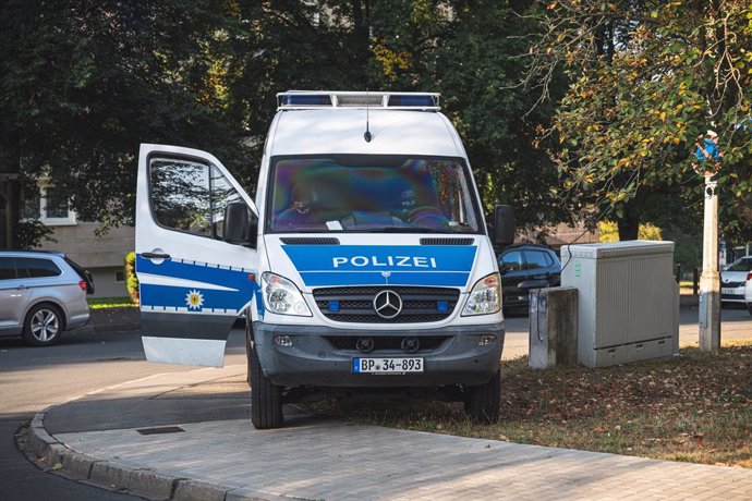 Archivo - Un vehículo de la Policía de Alemania durante una redada en Jena en septiembre de 2024 (archivo)