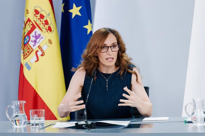 La ministra de Sanidad, Mónica García, durante una rueda de prensa posterior a la reunión del Consejo de Ministros, a 3 de junio de 2025, en Madrid (España).