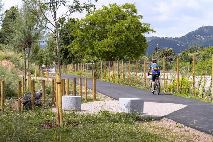 Imagen del tramo reformado del espacio fluvial del río Llobregat en Sant Joan Despí.