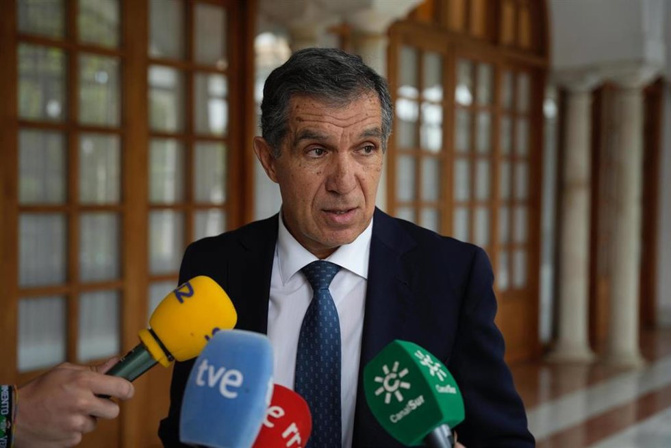 El presidente del Tribunal Superior de Justicia de Andalucía (TSJA), Lorenzo del Río, este martes en declaraciones a los medios tras entregarle la Memoria de 2024 al presidente del Parlamento, Jesús Aguirre.