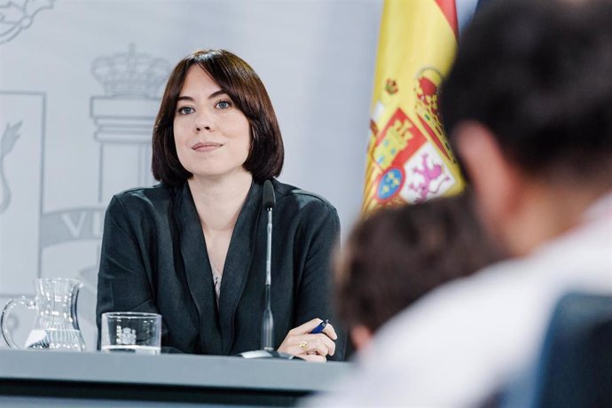 La ministra de Ciencia, Innovación y Universidades, Diana Morant, durante una rueda de prensa posterior a la reunión del Consejo de Ministros, a 3 de junio de 2025, en Madrid (España). El Gobierno ha aprobado en el Consejo de Ministros un real decreto que