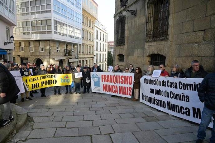 Archivo - Protesta reclamando la Casa Cornide