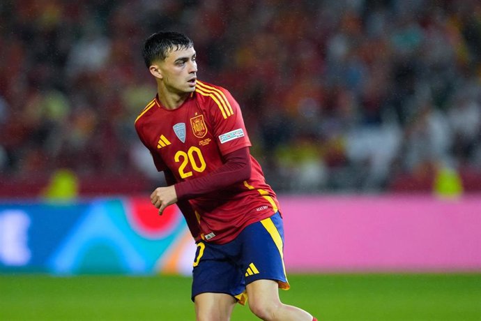 Archivo - Pedri Gonzalez of Spain looks on during the UEFA Nations League 2024/25 League A Group A4 match between Spain and Serbia at Nuevo Arcangel stadium on October 15, 2024, in Cordoba, Spain.
