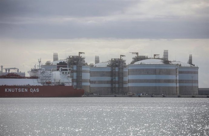 Archivo - Vista de una planta regasificadora