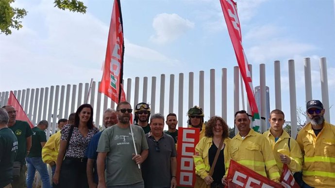 Manifestación esta mañana en la Isla de la Cartuja de Sevilla.