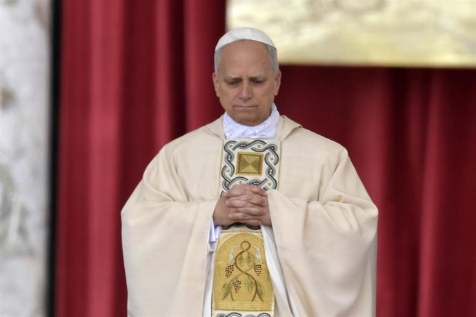 El Papa León XIV durante la misa de inicio de su Pontificado, en la plaza de San Pedro, a 17 de mayo de 2025, en Ciudad del Vaticano. Con esta ceremonia se marca el inicio del ministerio petrino del estadounidense Robert Prevost, el Papa León XIV. Prevost
