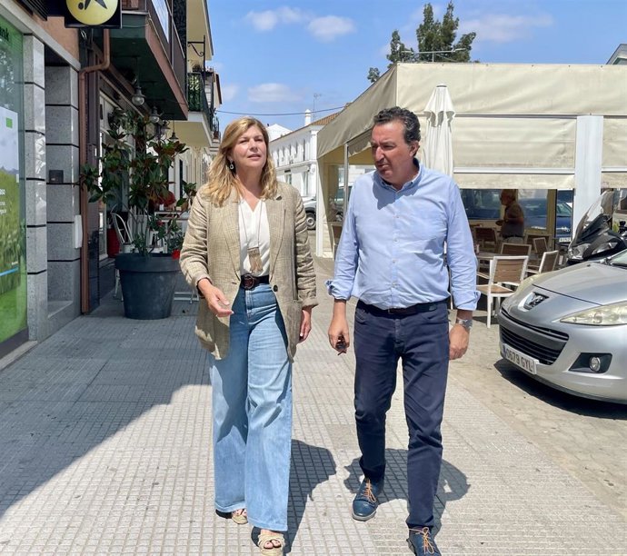 El presidente del PP de Huelva, Manuel Andrés González, y la secretaria general, Berta Centeno.
