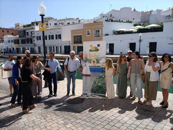 Imagen del encuentro entre Govern, Generalitat y pescadores de Baleares y Cataluña para hablar sobre la gestión de la langosta roja.