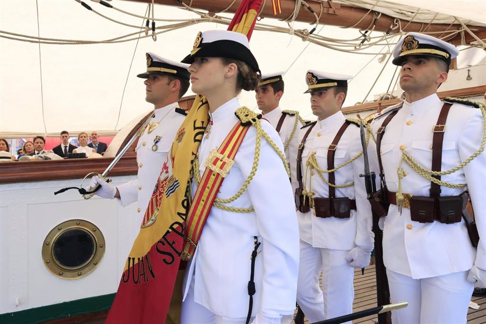 La Princesa de Asturias abandera la jura de Bandera a bordo del buque 'Juan Sebastián Elcano', a 10 de mayo de 2025, en Cartagena de Indias (Colombia).