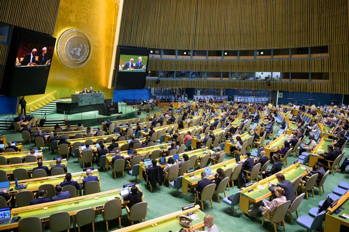 NAÇÕES UNIDAS, 27 de maio de 2025 -- A Assembleia Geral da ONU realiza uma reunião para eleger um juiz da Corte Internacional de Justiça (CIJ) na sede da ONU em Nova York, em 27 de maio de 2025. O embaixador da Jordânia na ONU, Mahmoud Hmoud, foi eleito j