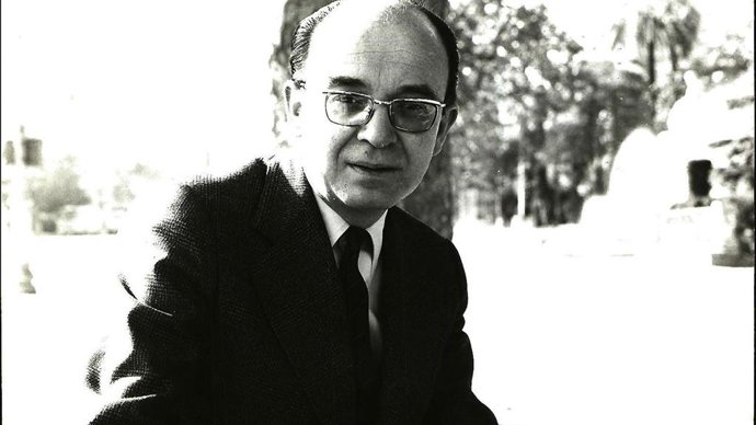 Archivo - Imagen del poeta Vicent Andrés Estellés. 