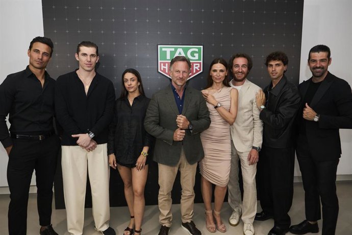 El director deportivo del equipo Red Bull de fórmula 1, Christian Horner, la piloto Marta García y la modelo y embajadora de la marca Almudena Fernández han apadrinado el lanzamiento del TAG Heuer Formula 1 en Barcelona.