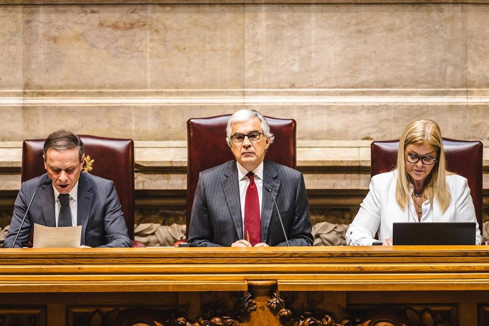 Archivo - En el centro de la imagen, José Pedro Aguiar-Branco, presidente de la Asamblea de Portugal. 