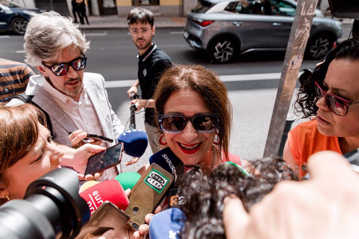 La exconcejala socialista Leire Díez se da de baja del PSOE y Ferraz suspende el expediente informativo