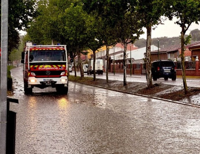 Gestionadas más de un centenar de llamadas en una hora por un intenso aguacero que deja 16,6 l/m2 en Valladolid