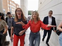 Yolanda Díaz pide con "contundencia" y "absoluto respeto" al PSOE que "no le tiemble la mano" ante la corrupción