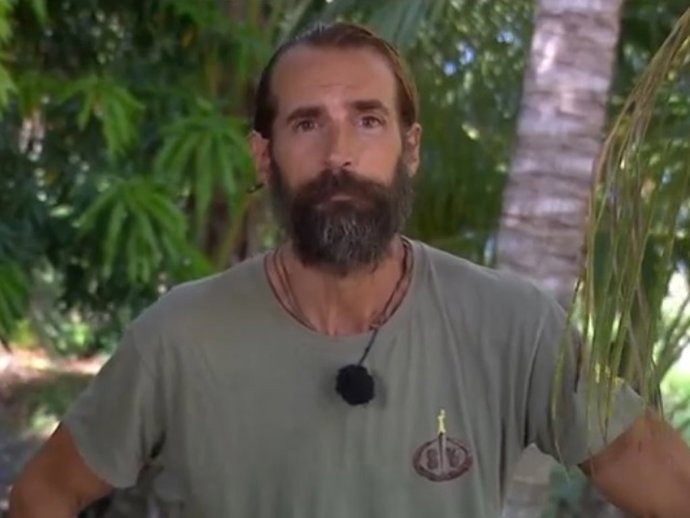 Alex Adrover, obligado a abanonara Supervivientes debido a su lesión de rodilla