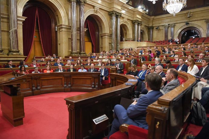 Vista general del pleno del Parlament, a 6 de mayo de 2025, en Barcelona, Catalunya (España).