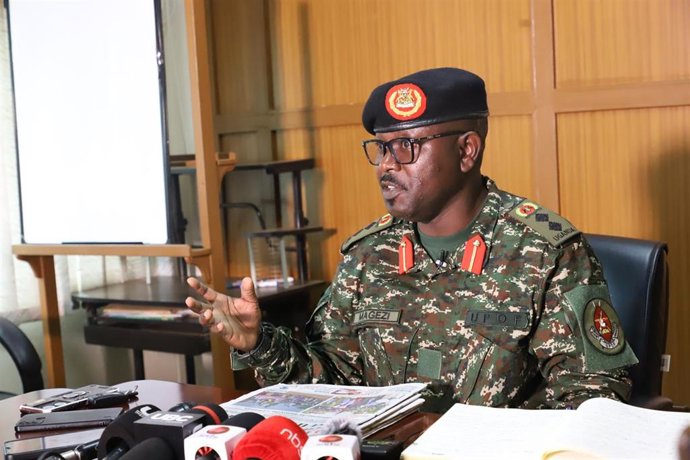 El coronel Chris Magezi, portavoz del Ejército de Uganda