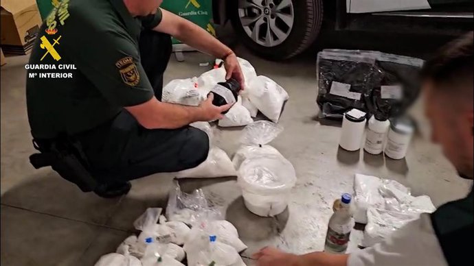 Detenido en Puebla de Vícar (Almería) por fabricación ilegal de más de 150 kilos de explosivos en el garaje de su domicilio