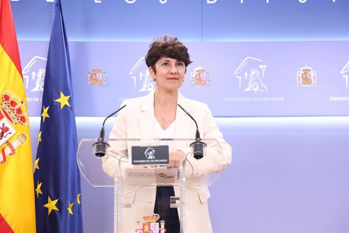 La portavoz del PNV en el Congreso, Maribel Vaquero, durante una rueda de prensa posterior a la Junta de Portavoces, en el Congreso de los Diputados, a 27 de mayo de 2025, en Madrid (España).